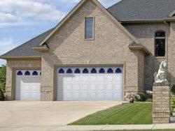 Vinyl Garage Door Photo